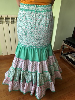 Falda flamenca volantes verde y rosa