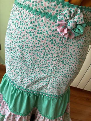 Falda flamenca volantes verde y rosa