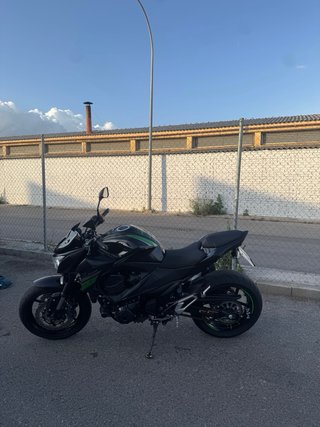 Kawasaki Z800e abs