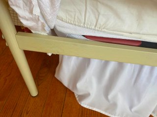 Cama de forja 150cm con 2 lamparas de techo.