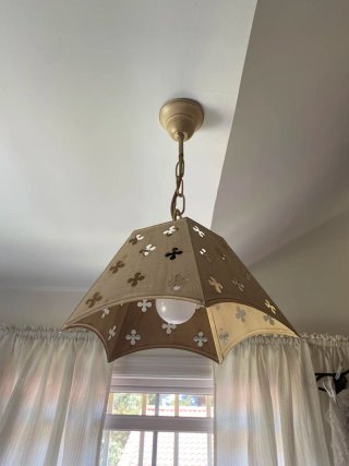 Cama de forja 150cm con 2 lamparas de techo.
