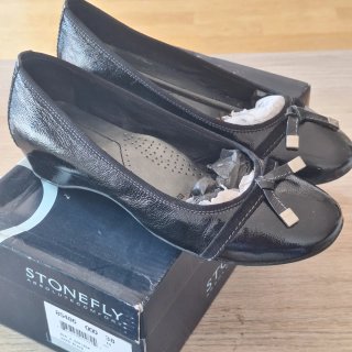 Zapatos Stonefly Talla 38 Negros Charol