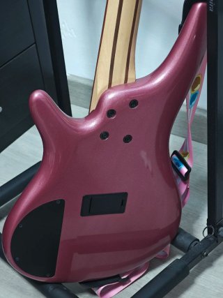 Bajo Ibanez SR300E PGM Rosa Metalizado