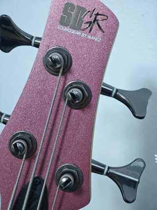 Bajo Ibanez SR300E PGM Rosa Metalizado