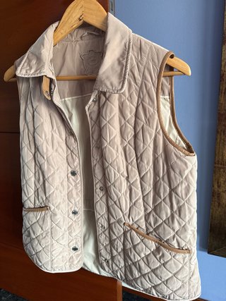 Chaleco acolchado beige