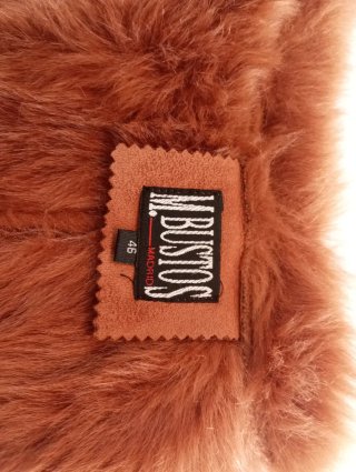 Chaquetón marrón con bordado