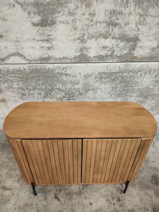 Aparador Licia 2 puertas de madera maciza de mango y metal pintado negro 120 x 80 cm
