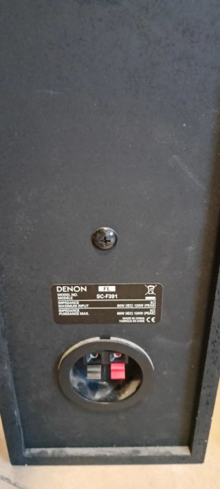 Altavoces Denon Negros