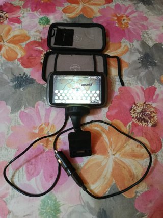 TomTom TRUCKER 6000 + Funda Rígida para GPS Tnb