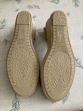 Zapatos tipo esparto nuevos