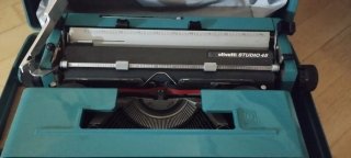 Máquina de escribir vintage Olivetti Studio 45