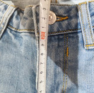 Pantalones vaqueros Zara bordados
