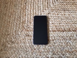 Móvil Realme 8i morado