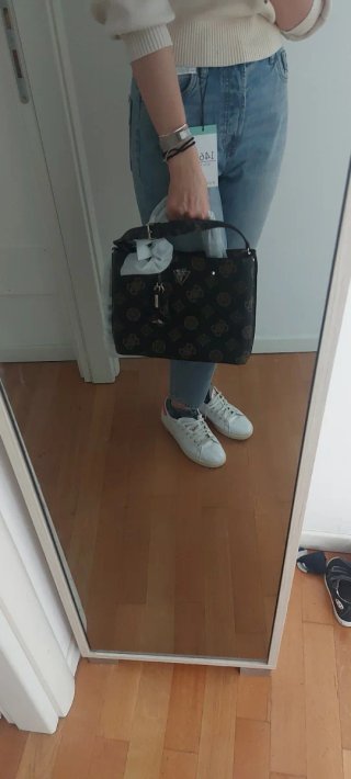 Borsa Guess tracolla marrone e nera