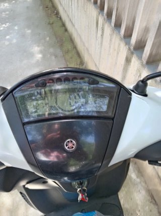 Moto Yamaha Scooter Blanca Automática