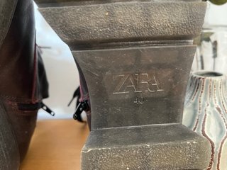 Botas Zara militares marrones con cordones