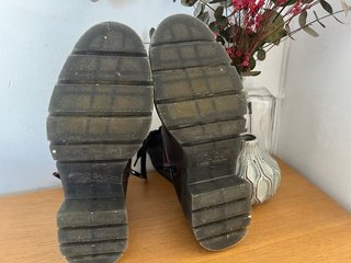 Botas Zara militares marrones con cordones