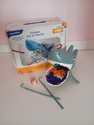 Juego Cuidado con el Tiburón T-Toca