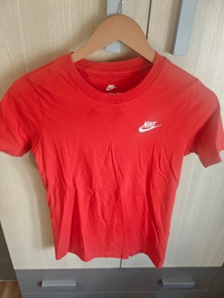 Camisetas Puma naranja niño Talla 10-12 y Nike roj