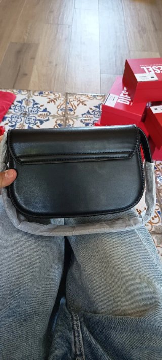 Borsetta Diesel nera con logo D