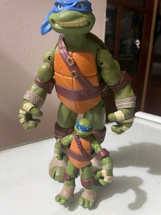 Figura Leonardo Tortugas Ninja 27cm Articulada