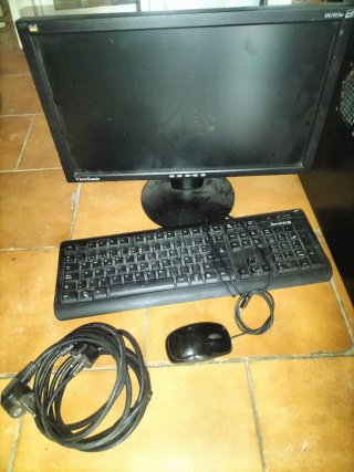 Ordenador de sobremesa LG Plata/Negro