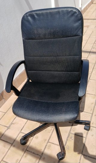 Silla de escritorio negra IKEA