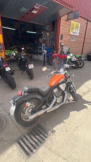 Honda Shadow 600 .