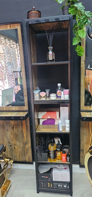 Conjunto barbería en perfecto estado.
