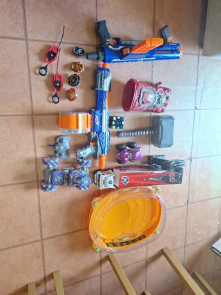 Lote Juguetes Nerf, Beyblade, Marvel, Coches