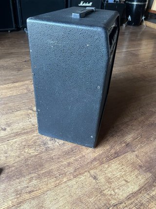 Amplificador Hughes & Kettner Club Reverb