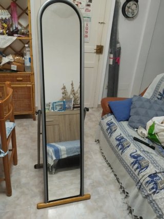 Espejo vestidor plateado con soporte