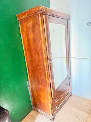 Armario antiguo madera con espejo