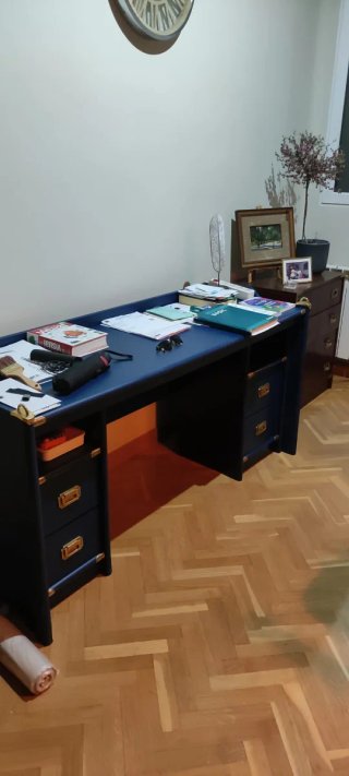 Escritorio azul tipo barco