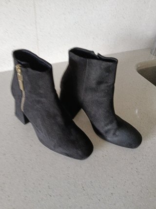 Botas negras Stradivarius con cremallera