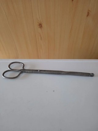 Tenazas antiguas de hierro forjado