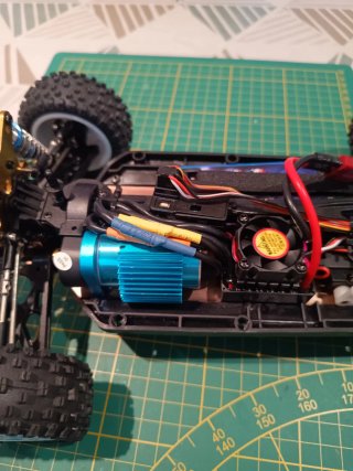 Coche RC WLTOYS 124017 Nuevo