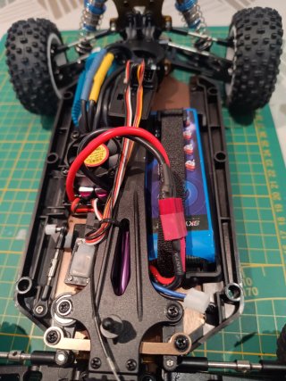 Coche RC WLTOYS 124017 Nuevo