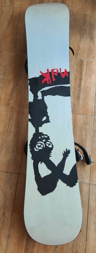 Tabla de Snowboard con Fijaciones