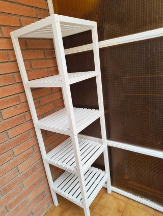 Estantería auxiliar de madera blanca
