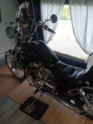 Suzuki Intruder 800cc Cruiser 9000 km