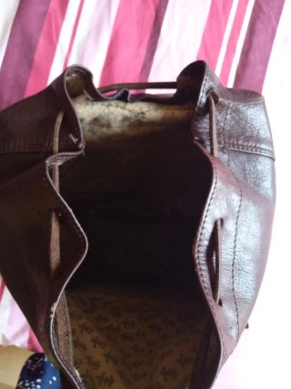 Mochila de cuero marrón
