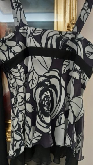 Completo donna pantaloni e top fantasia