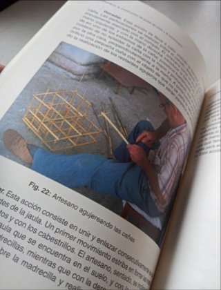 La albardería, jaulas de caña y sombrerería.