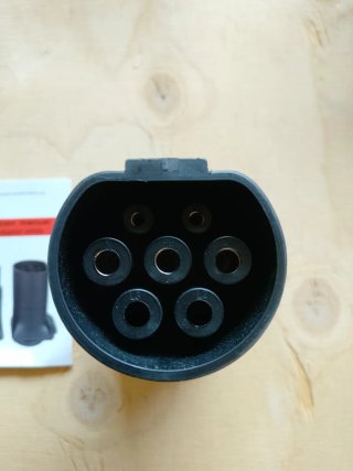 ADAPTADOR CARGA VEHÍCULO ELÉCTRICO TIPO 2 A SCHUKO