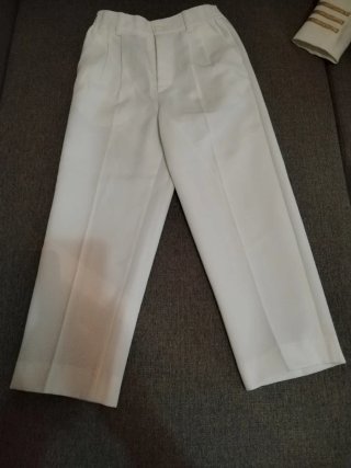 Traje blanco y dorado comunión 9 años