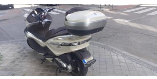 Moto Piaggio X10 500 Executive Plata/Blanco