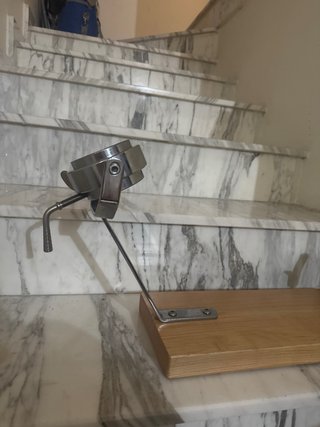 Jamonero de madera y metal