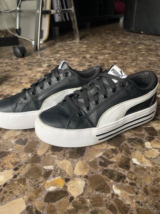 Zapatillas Puma Negras y Blancas
