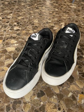 Zapatillas Puma Negras y Blancas